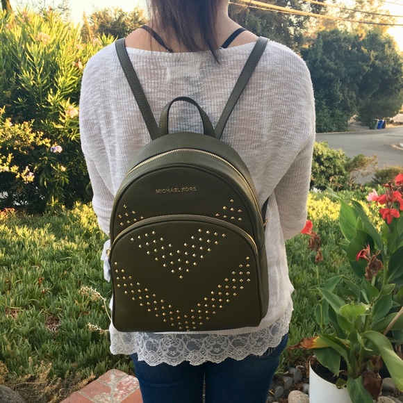 🔥🔥Michael Kors Abbey MD backpack (last one ) - Picture 2 of 8